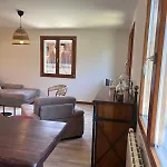 Four Seasons Access & Mountain Views * Taninges