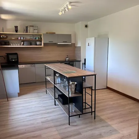 Four Seasons Access & Mountain Views Apartament *