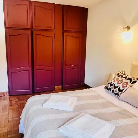 Four Seasons Access & Mountain Views Apartament *