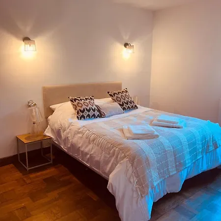 Four Seasons Access & Mountain Views Apartament *