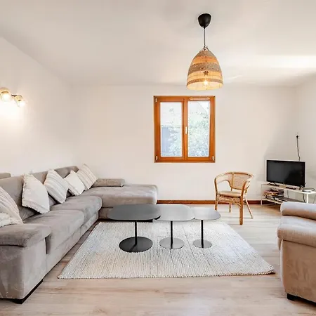 Apartament Four Seasons Access & Mountain Views