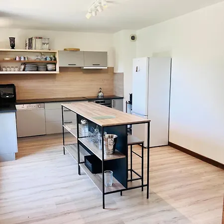 アパート Spacious Center Parking Balconies タナンジュ